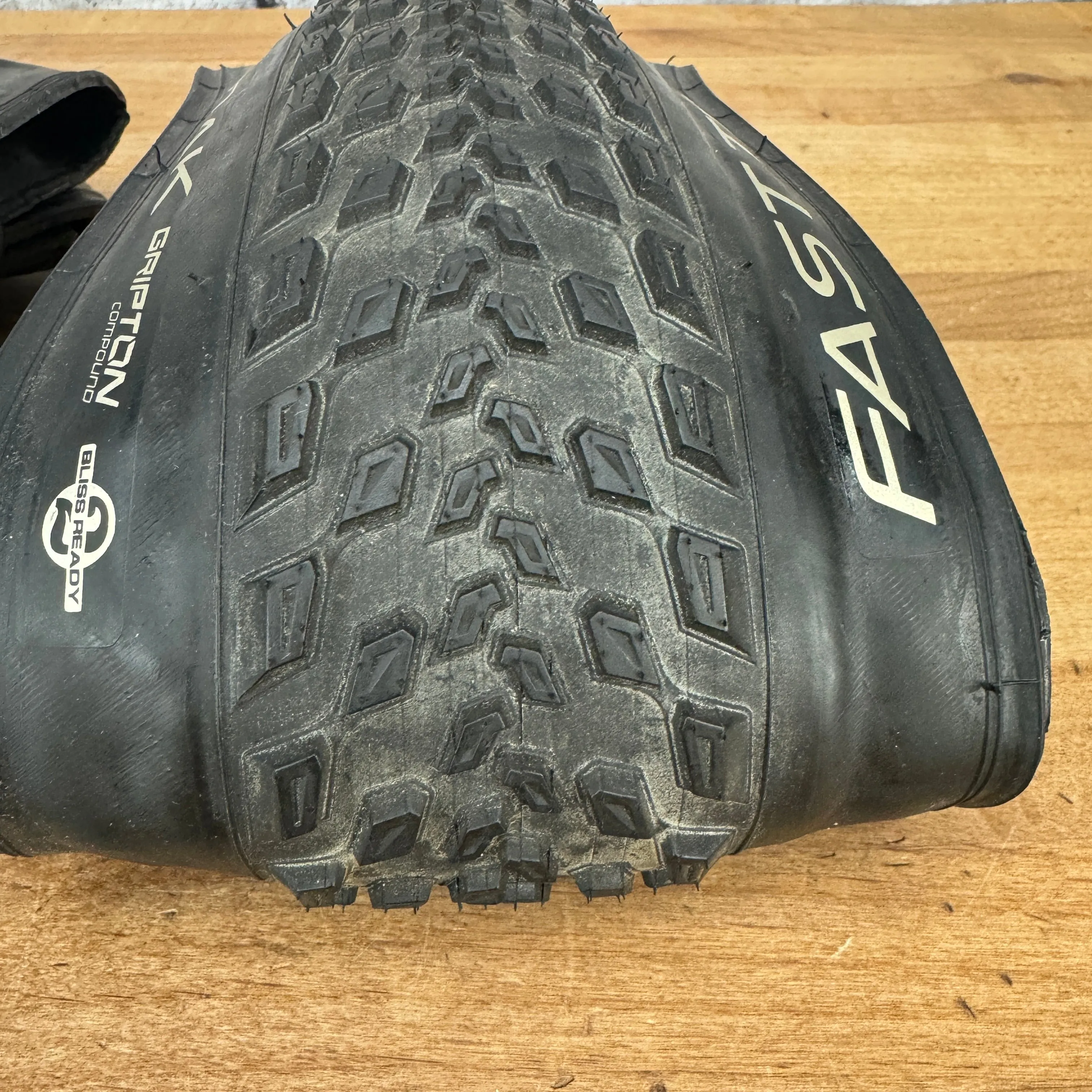 Low Mile! Pair Specialized Fast Trak 2-Bliss 27.5" x 2.1" Tubeless MTB Tires